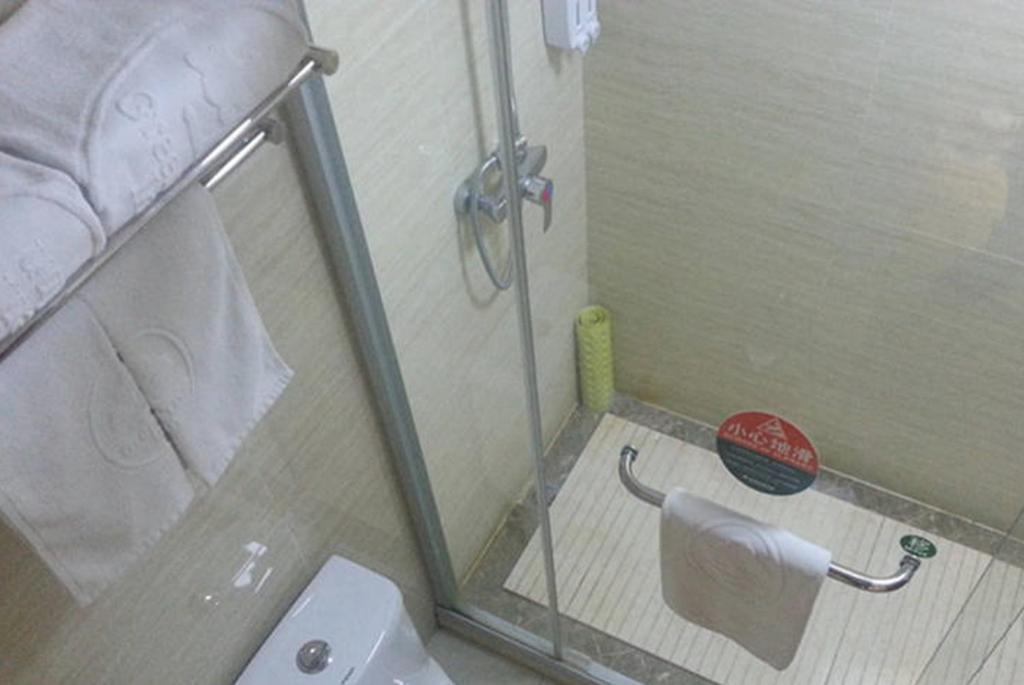 Hotel Greentree Taicang Liuhe Passenger Station Express 3*