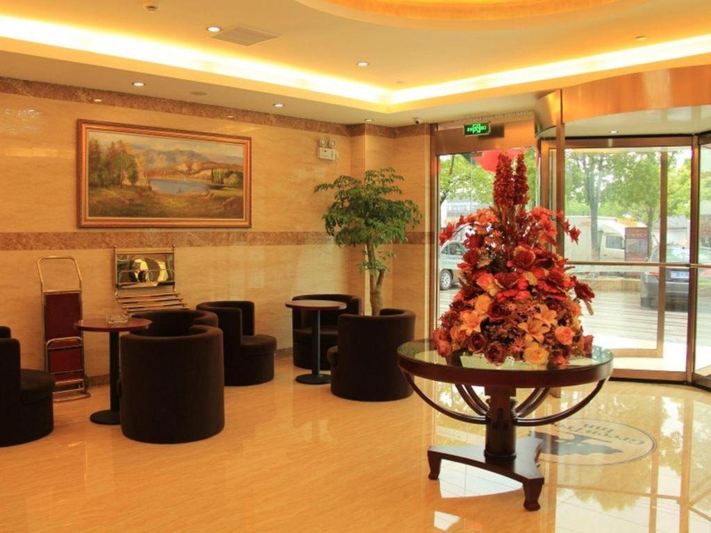 Greentree Taicang Liuhe Passenger Station Express Hotel